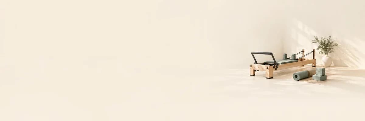 Equipamento de pilates, tapete e blocos de yoga